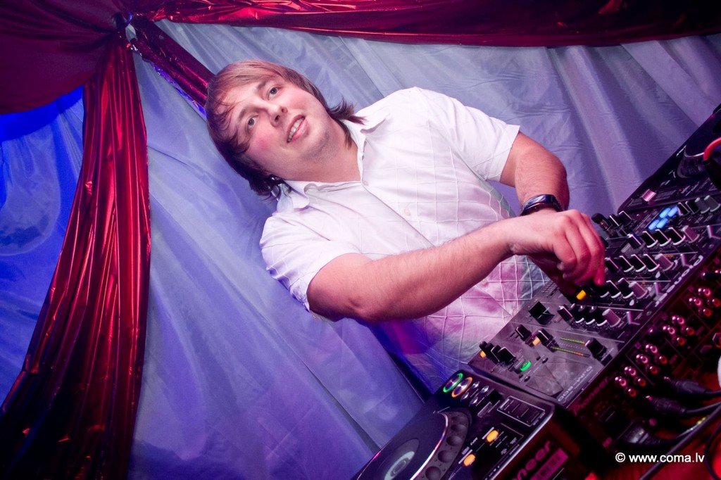 Photoreport: DJ Peter and DJ Fan at The Club, Riga on 29.04.2011 2